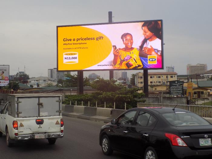 P16 Iwe-iṣowo Ipolowo Ita gbangba LED Pẹlu Imọlẹ Ga ti Fi sori ẹrọ Ni Nigeria