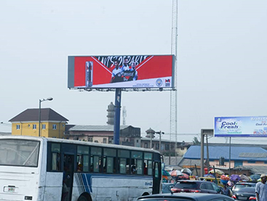 Ita gbangba P16 OOH omiran Agbara Ifipamọ Ina iwuwo Digital LED Patako Ifihan Ni Ilu Eko, Nigeria.
